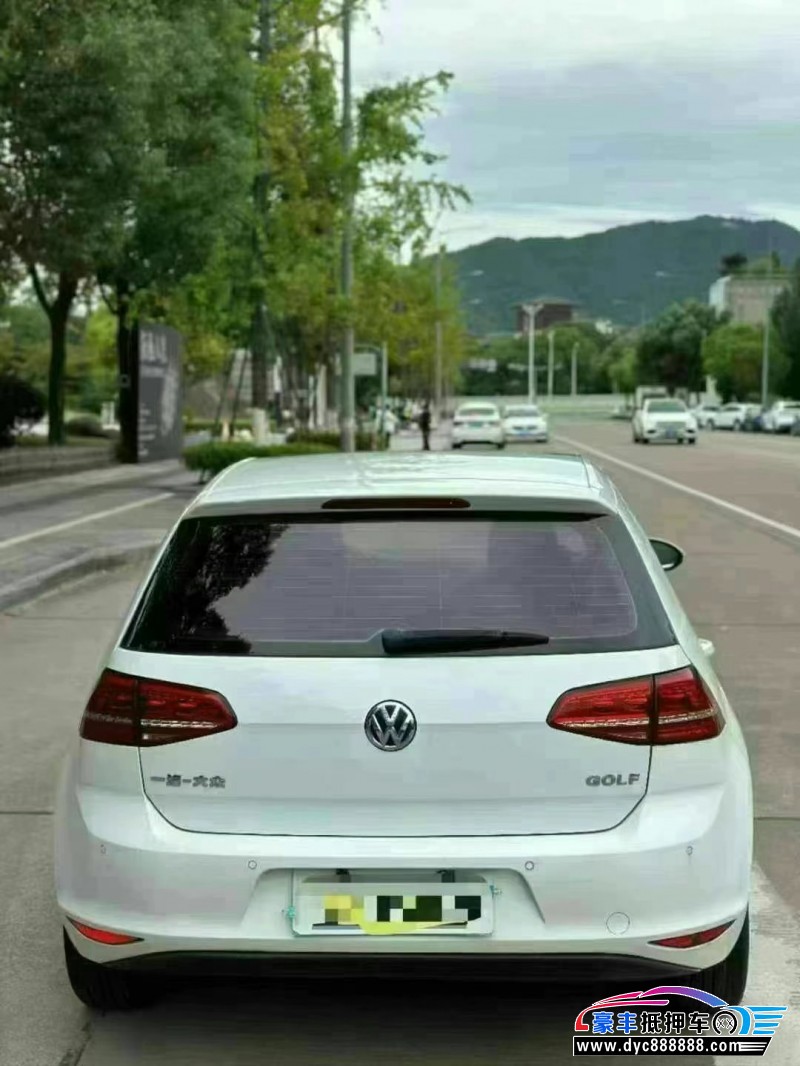 16年大众高尔夫轿车抵押车出售