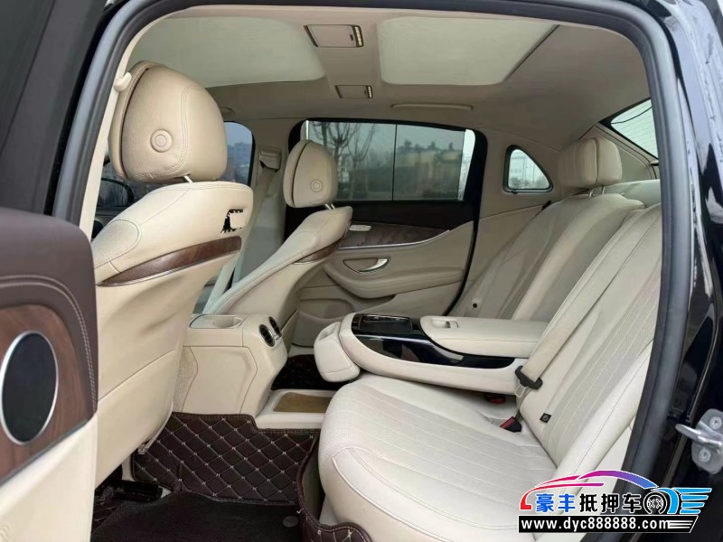 17年奔驰E轿车抵押车出售