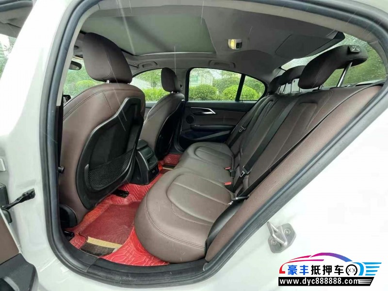 19年宝马1系轿车抵押车出售