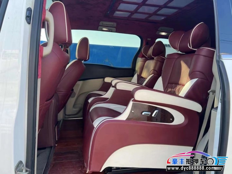 16年别克GL8轿车抵押车出售