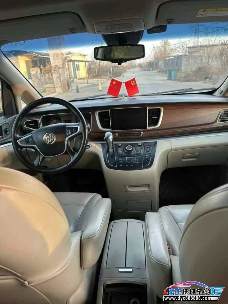 15年别克GL8轿车抵押车出售