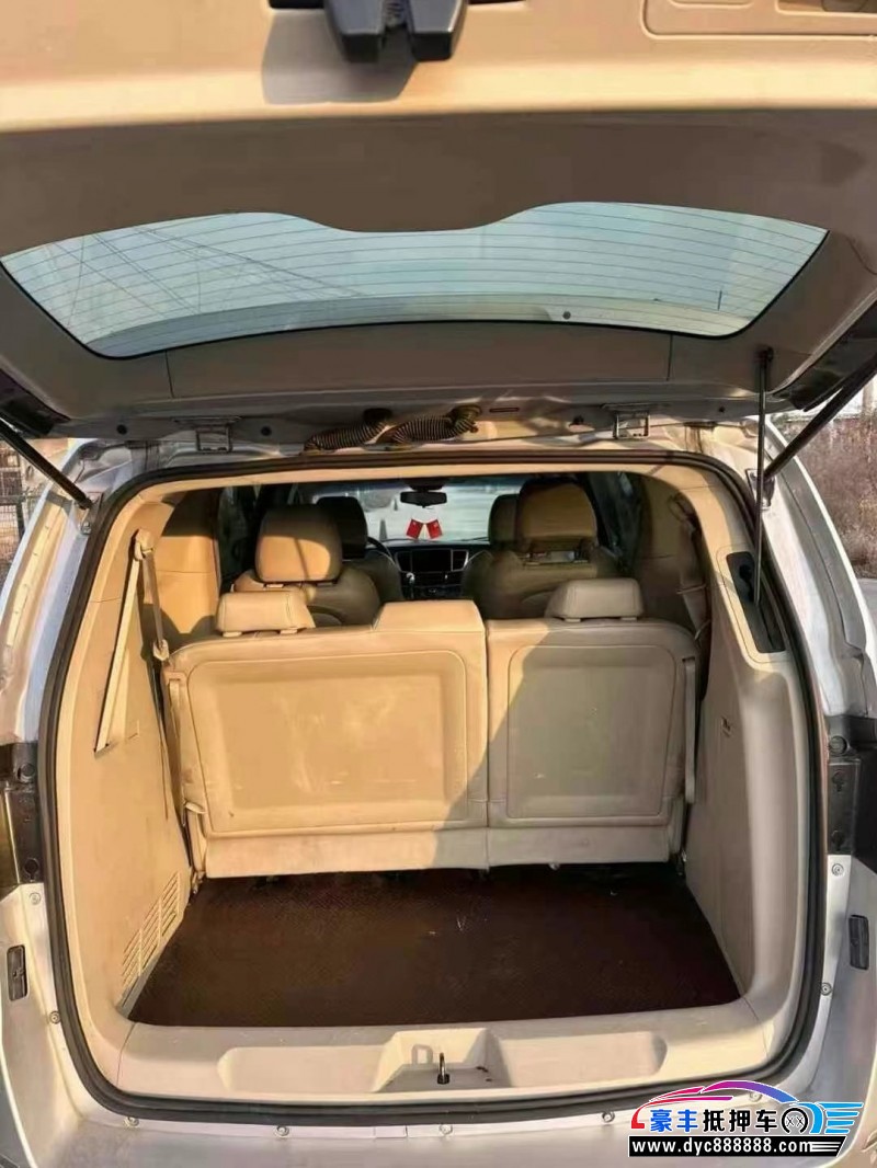 15年别克GL8轿车抵押车出售