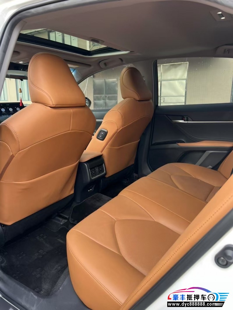 22年丰田凯美瑞轿车抵押车出售