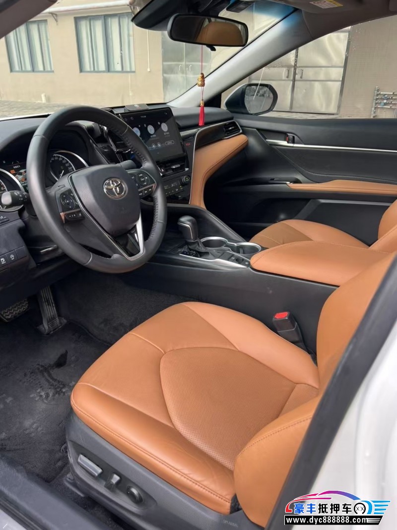 22年丰田凯美瑞轿车抵押车出售