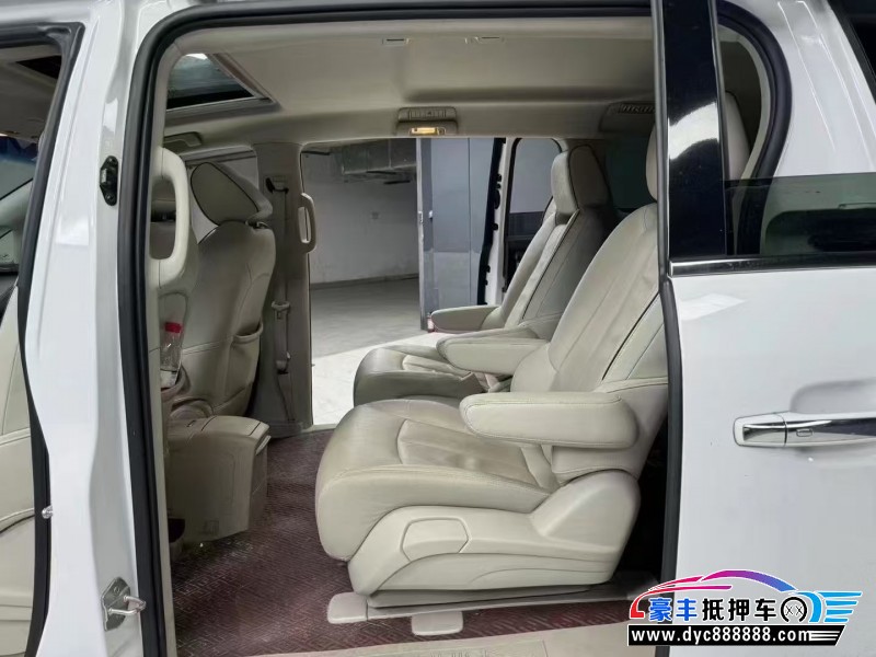 20年别克GL8轿车抵押车出售