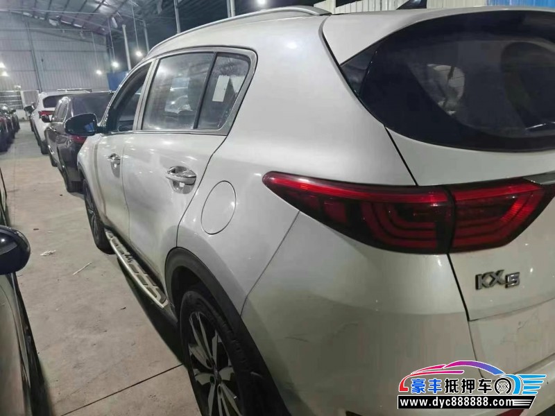 17年起亚KX5轿车抵押车出售