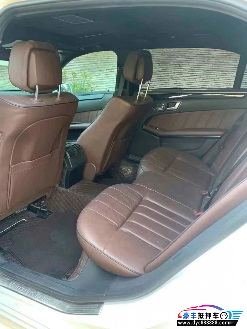 15年奔驰E轿车抵押车出售