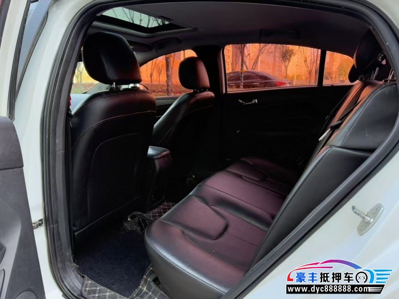 17年奇瑞艾瑞泽5轿车抵押车出售