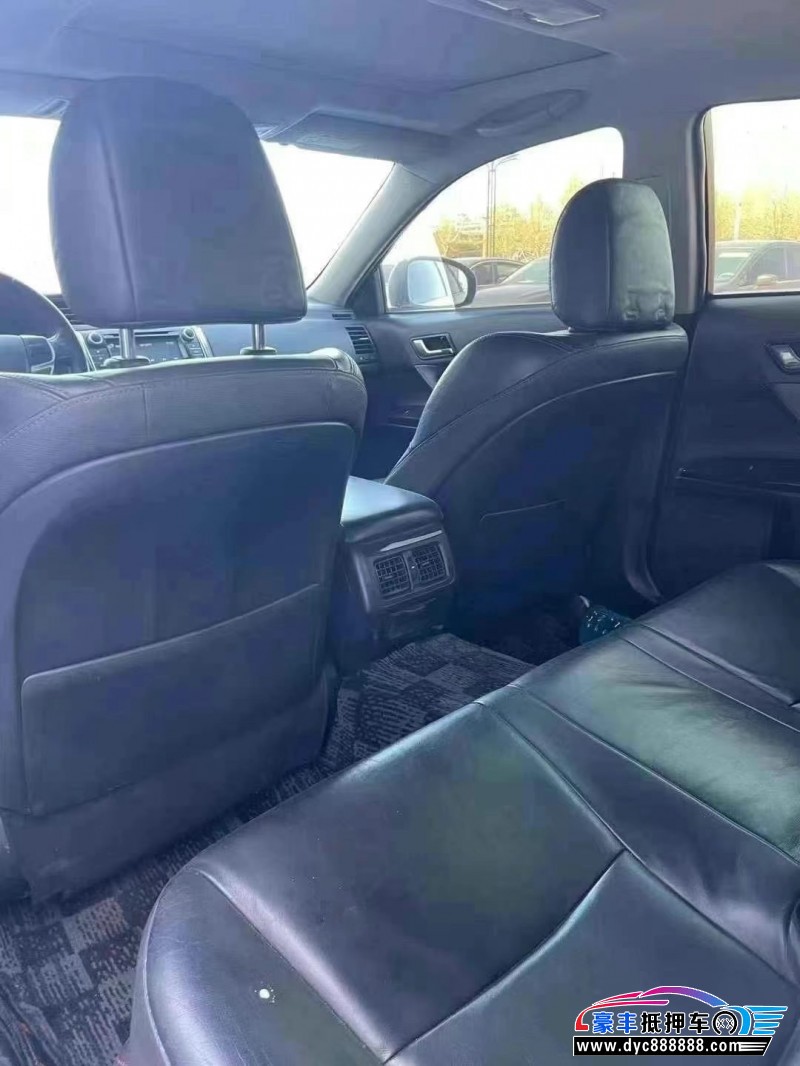 13年丰田锐志轿车抵押车出售