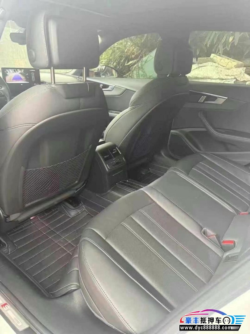 24年奥迪A4L轿车抵押车出售