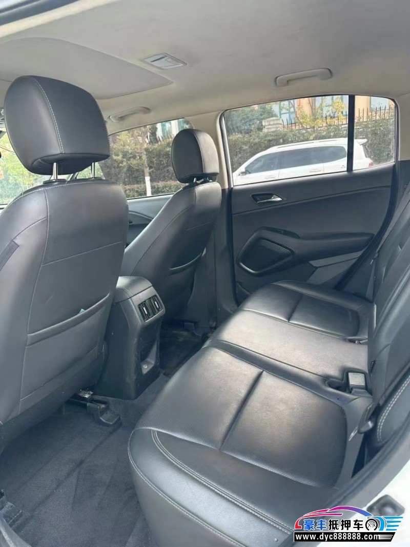 22年现代ix35轿车抵押车出售