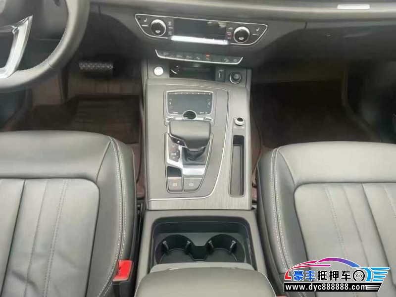 20年奥迪Q5轿车抵押车出售