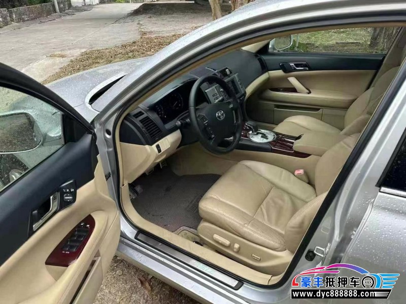 10年丰田锐志轿车抵押车出售