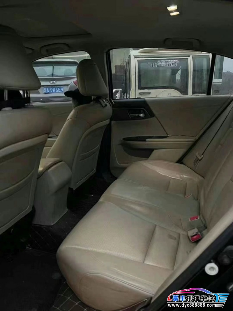 14年本田雅阁轿车抵押车出售