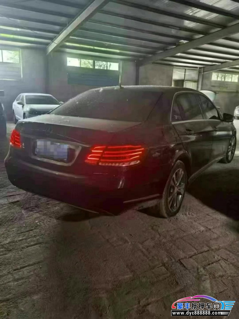 14年奔驰E轿车抵押车出售