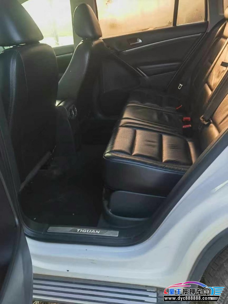 15年大众途观轿车抵押车出售