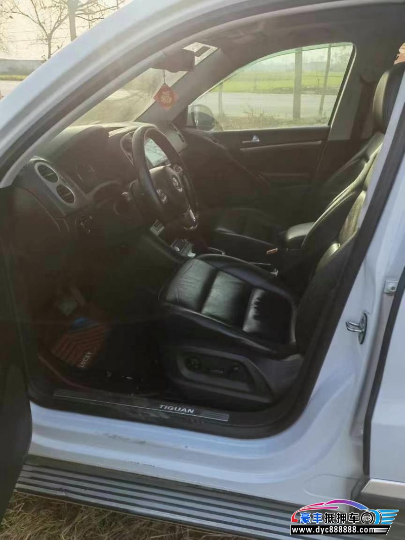 15年大众途观轿车抵押车出售