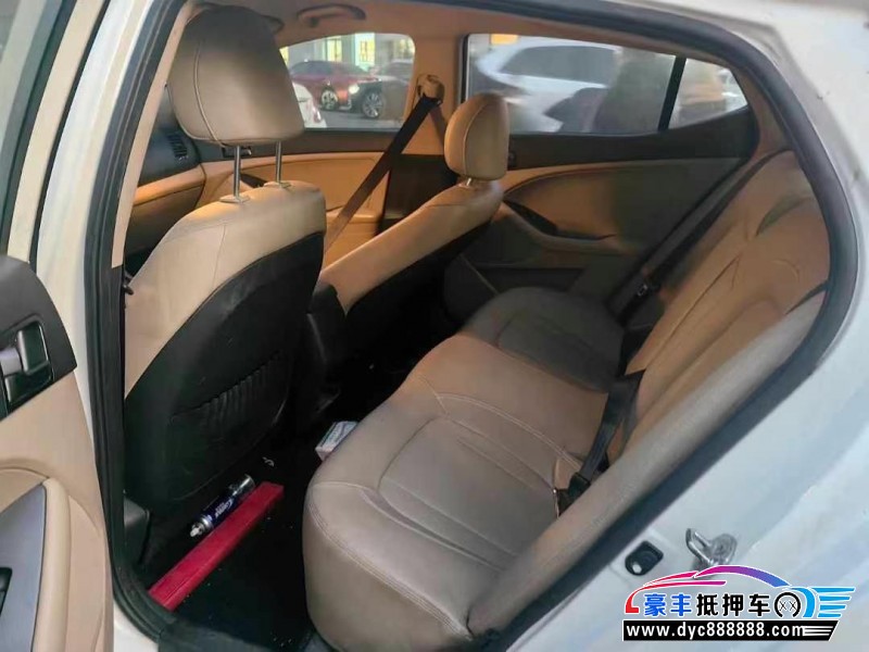 13年起亚K5轿车抵押车出售