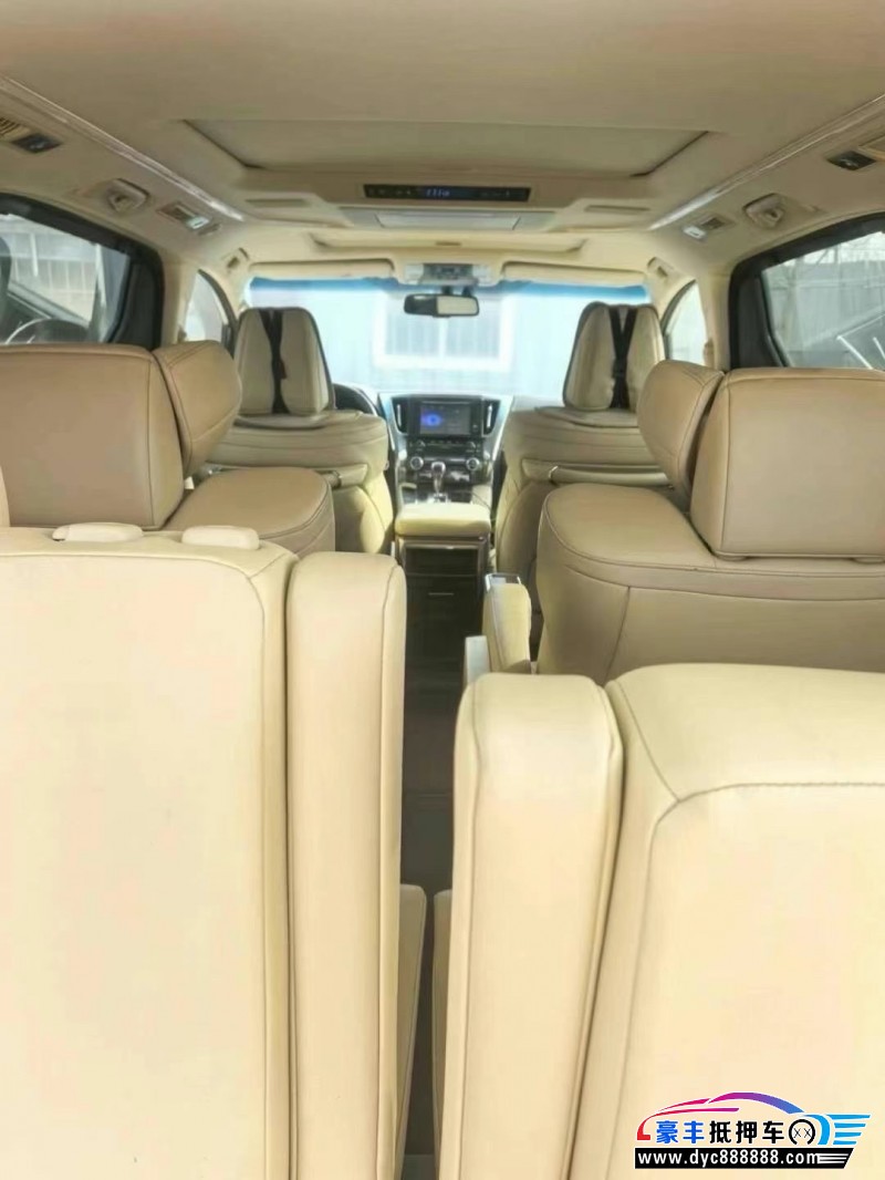 15年丰田埃尔法轿车抵押车出售