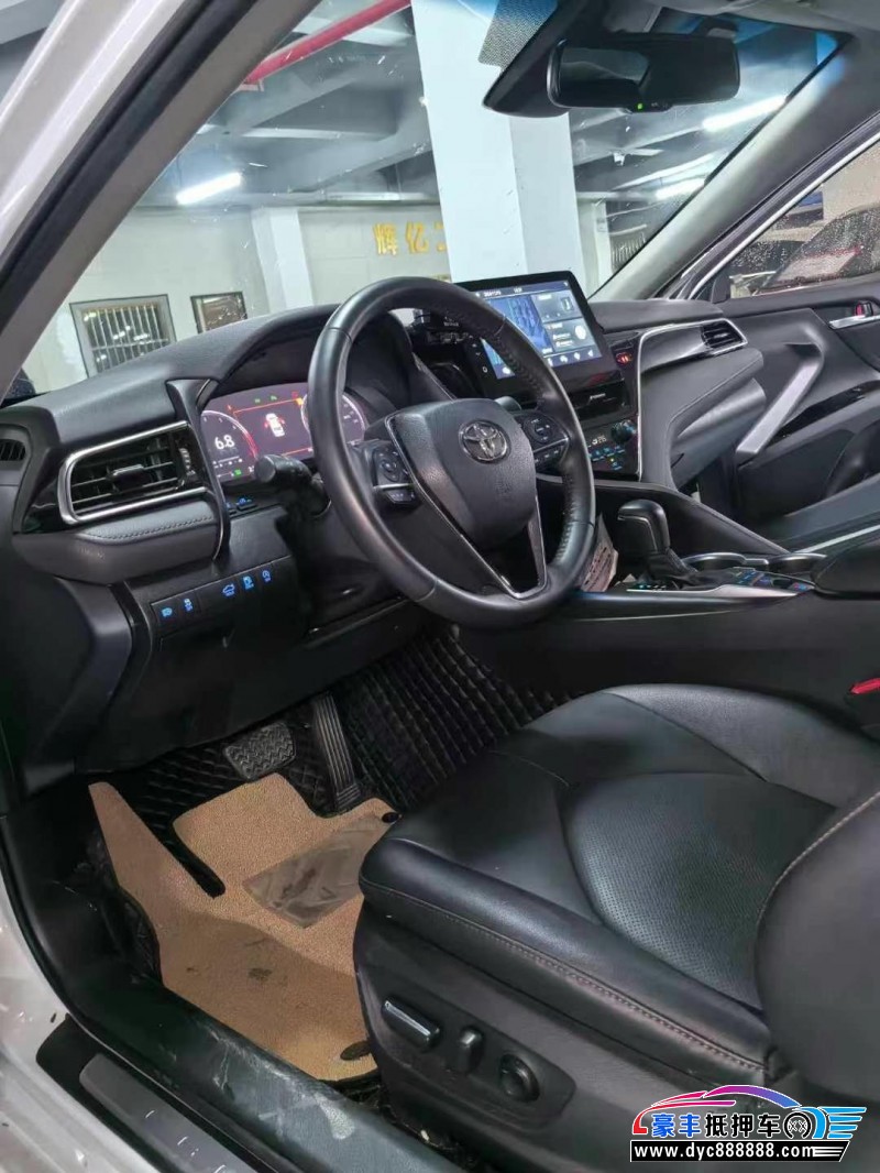 22年丰田凯美瑞轿车抵押车出售