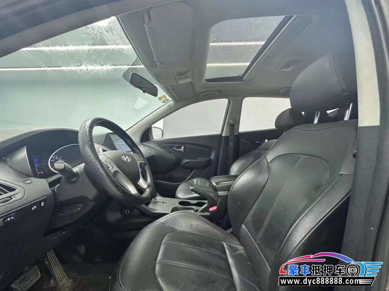 15年现代ix35轿车抵押车出售