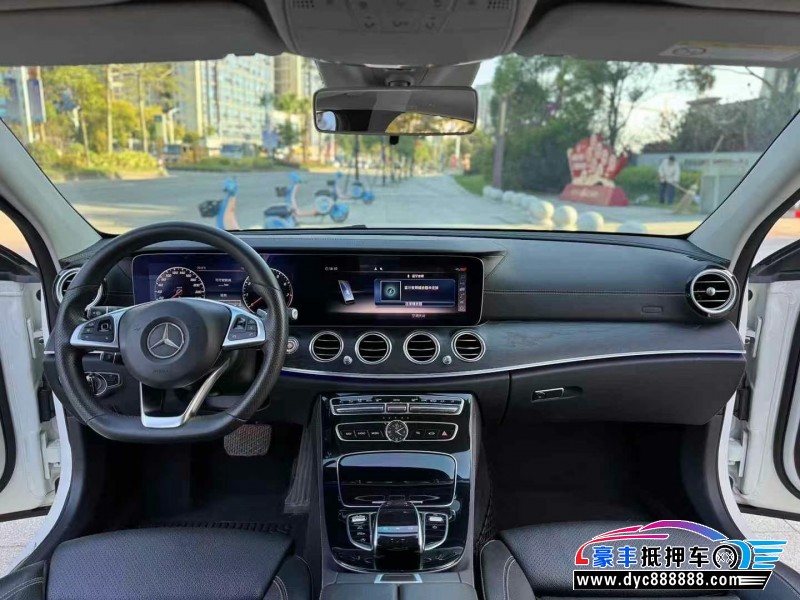 17年奔驰E轿车抵押车出售