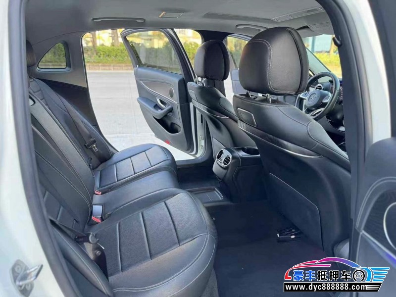 17年奔驰E轿车抵押车出售