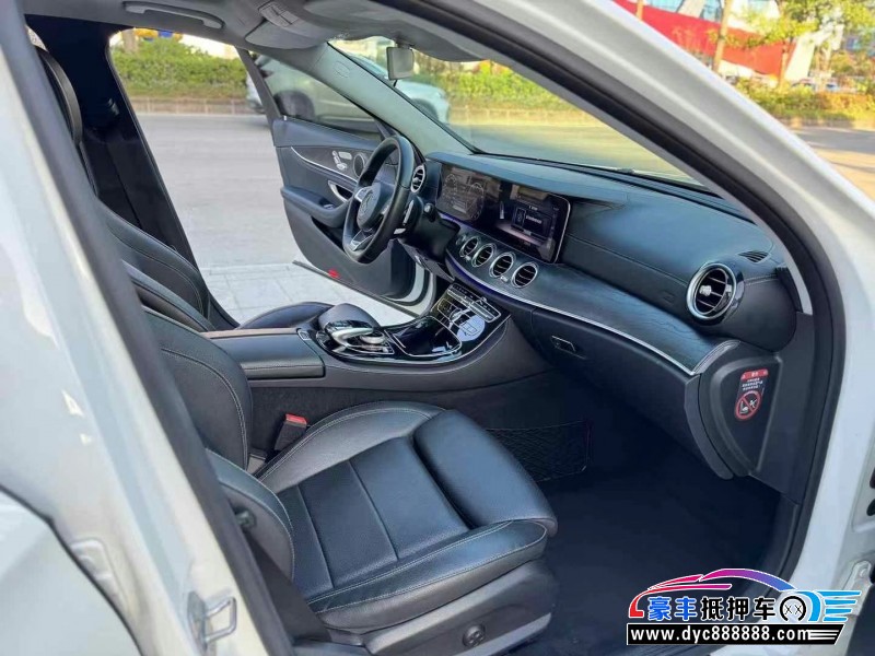 17年奔驰E轿车抵押车出售