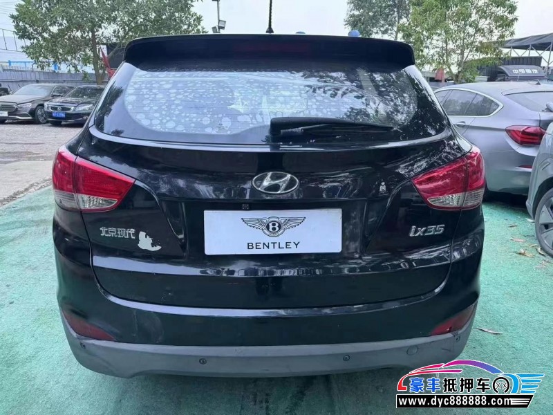 11年现代ix35轿车抵押车出售