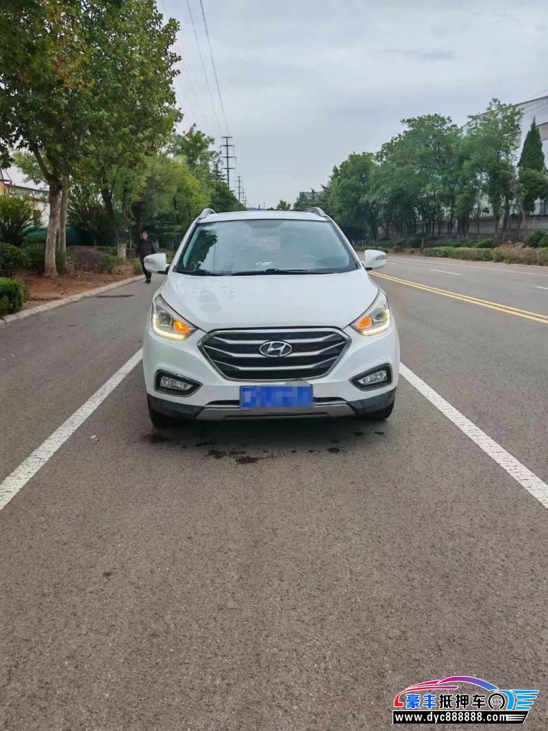 16年现代ix35轿车抵押车出售