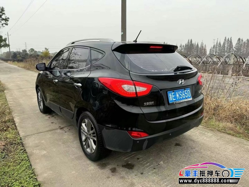 16年现代ix35轿车抵押车出售