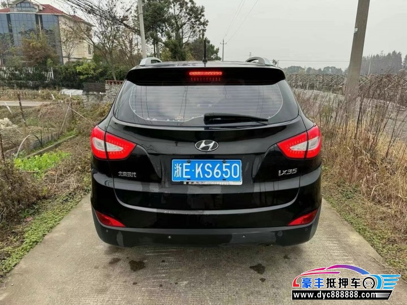 16年现代ix35轿车抵押车出售