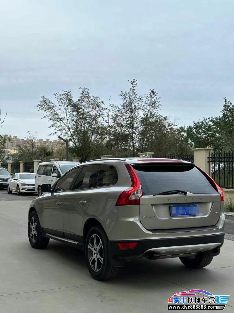 13年沃尔沃XC60轿车抵押车出售