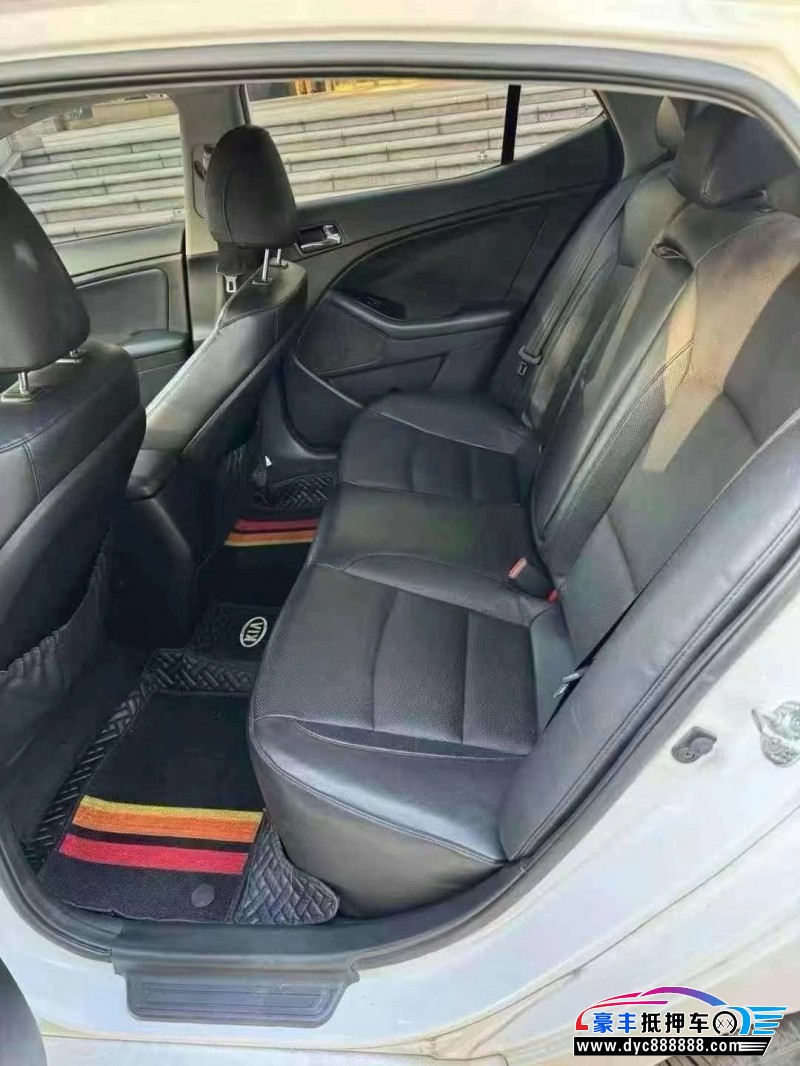 15年起亚K5轿车抵押车出售