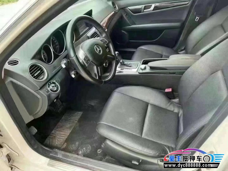 13年奔驰C轿车抵押车出售