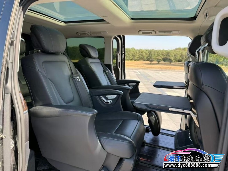 17年奔驰V轿车抵押车出售