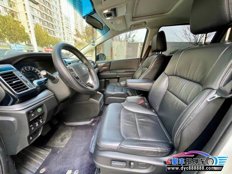 18年本田艾力绅轿车抵押车出售