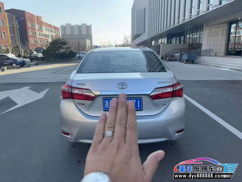 17年丰田卡罗拉轿车抵押车出售