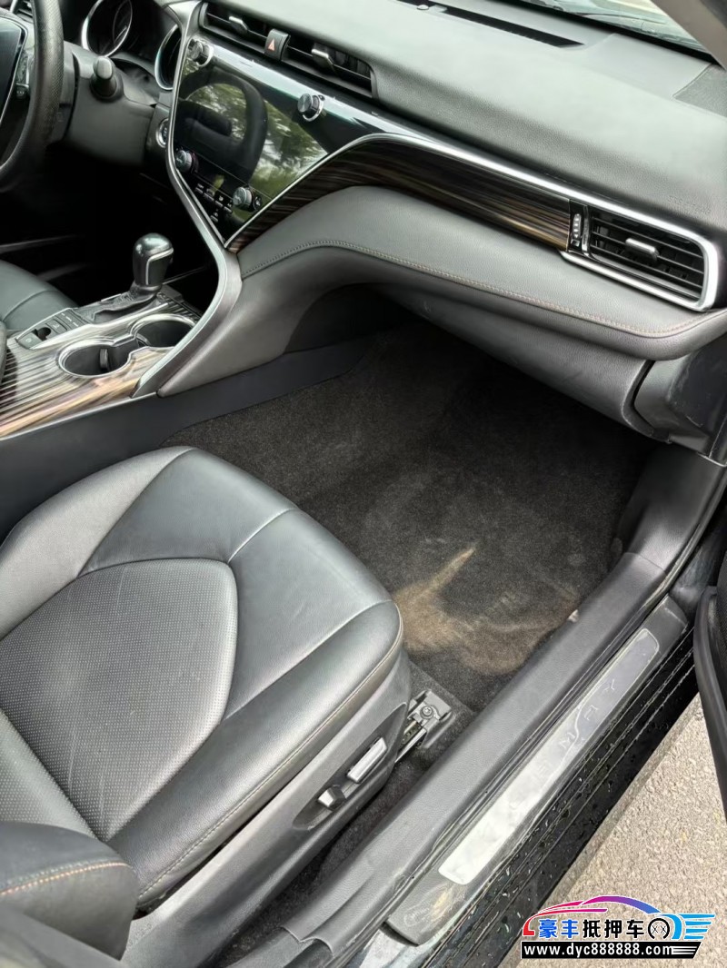 20年丰田凯美瑞轿车抵押车出售