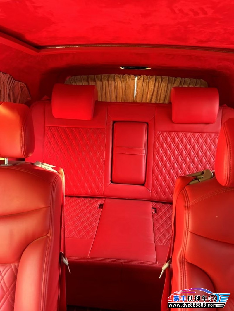 17年奔驰威霆轿车抵押车出售