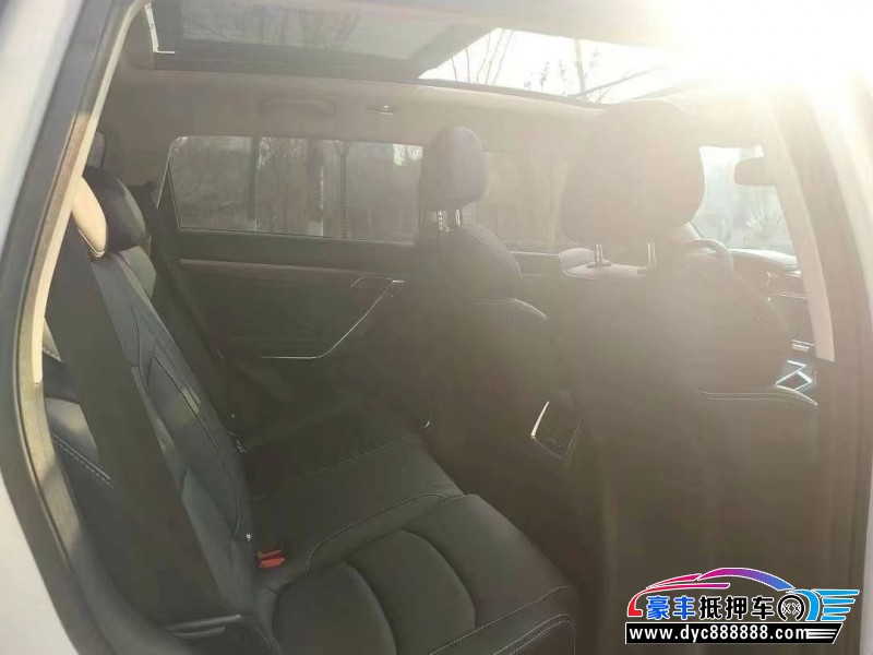 20年吉利博越轿车抵押车出售