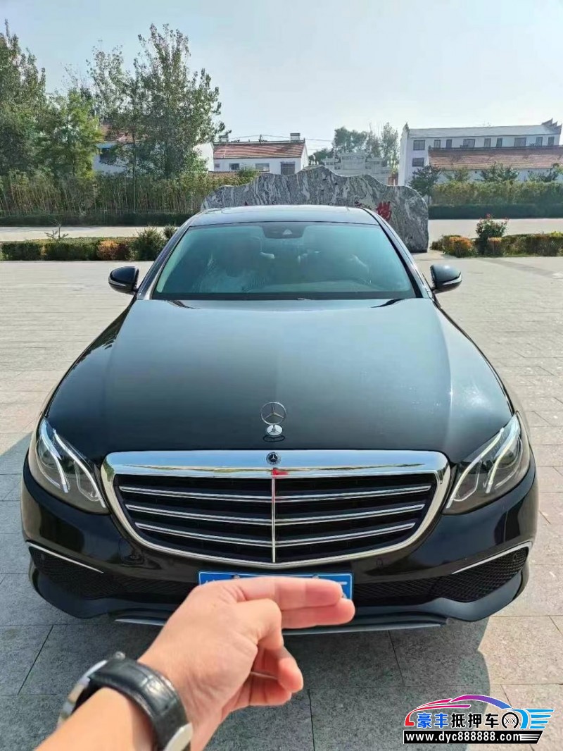 17年奔驰E轿车抵押车出售