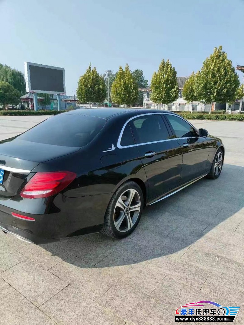 17年奔驰E轿车抵押车出售