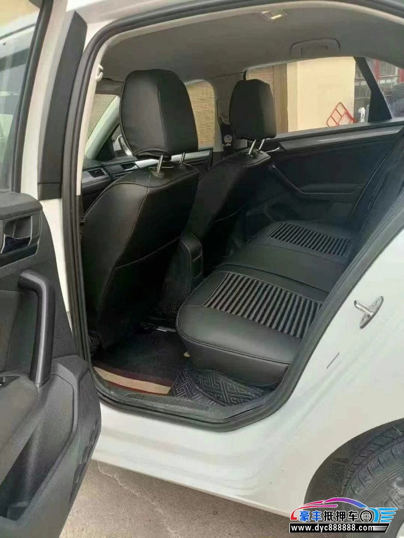 18年大众宝来轿车抵押车出售