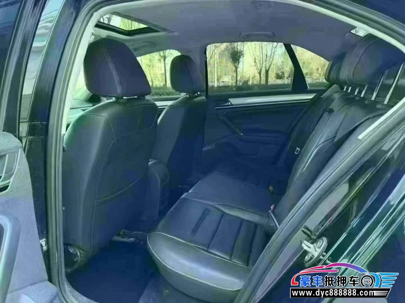 17年大众宝来轿车抵押车出售