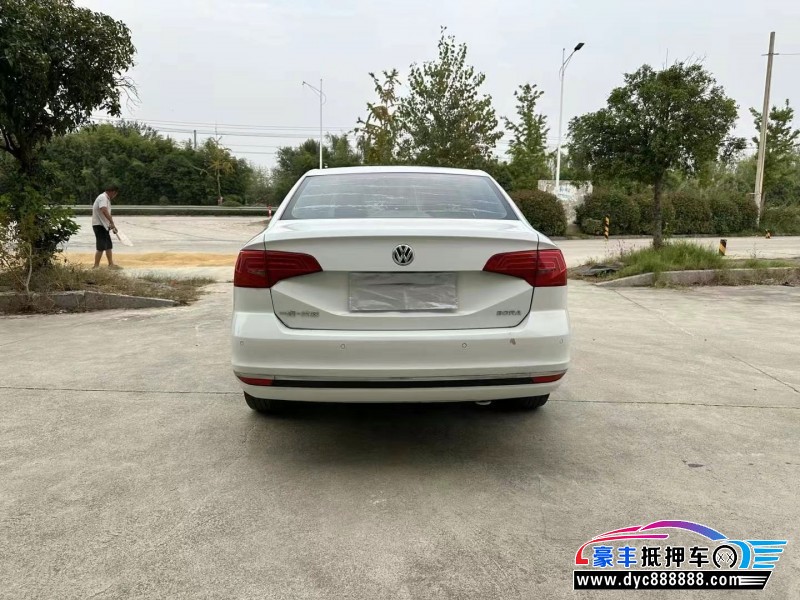 17年大众宝来轿车抵押车出售