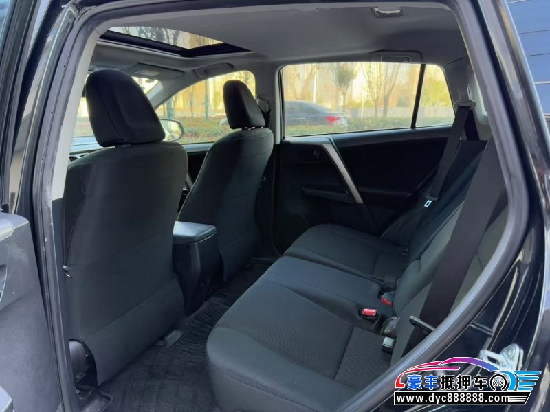 19年丰田RAV4轿车抵押车出售