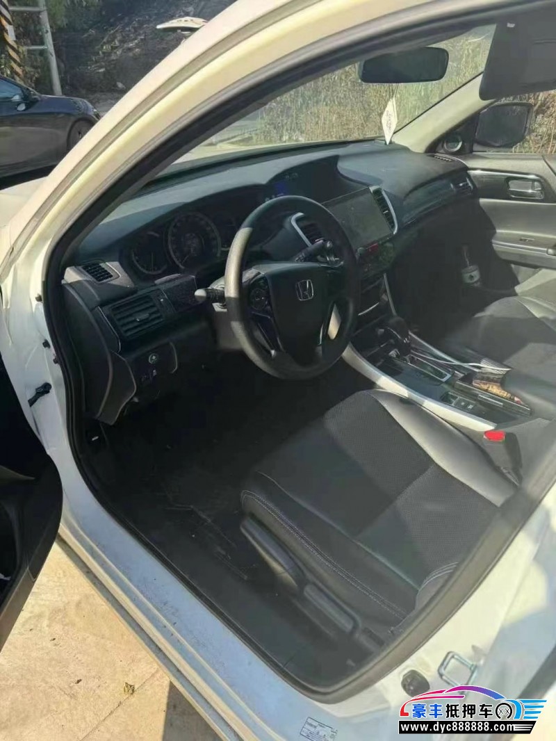 17年本田雅阁轿车抵押车出售