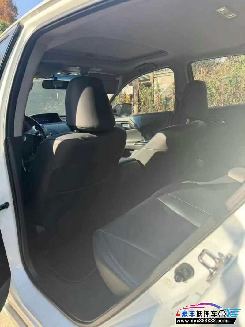 17年本田雅阁轿车抵押车出售