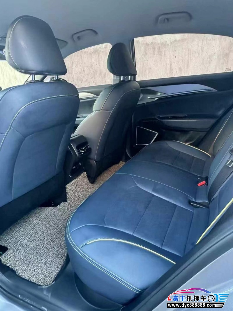 24年吉利几何轿车抵押车出售